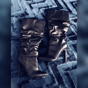 Black boots 🎊🎉HOST PICK🎊🎉